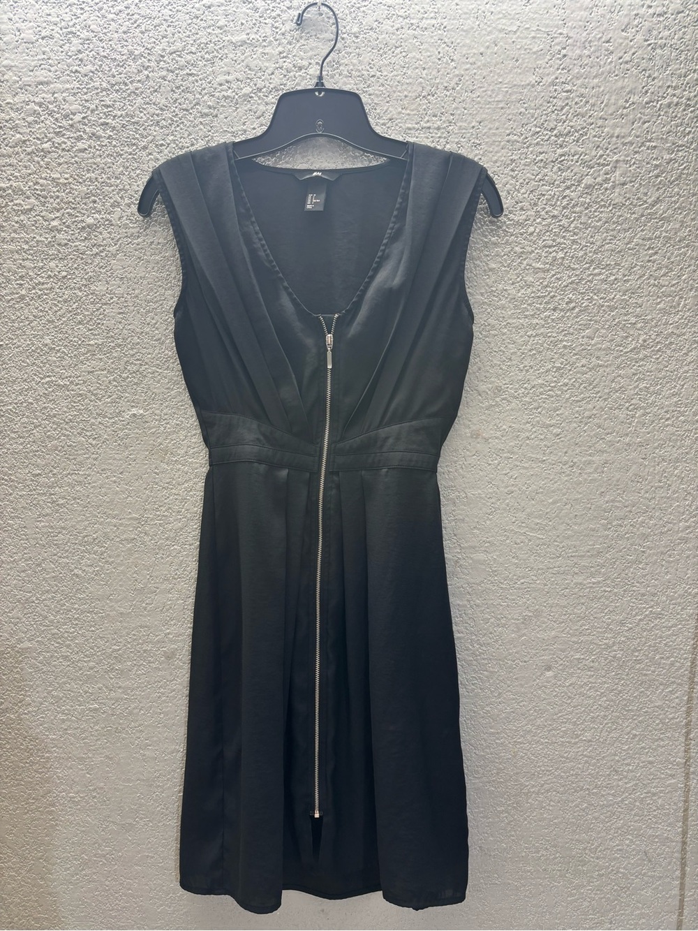 H&M Black Sleeveless Zip-Front Mini Dress